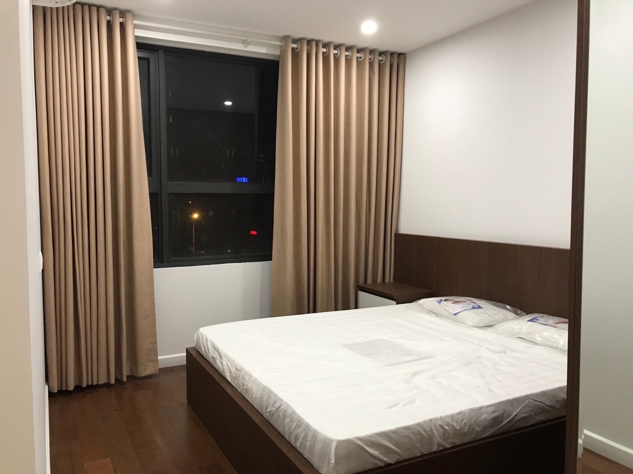 Cho thuê căn hộ Dcapitale full nội thất chỉ việc vào ở