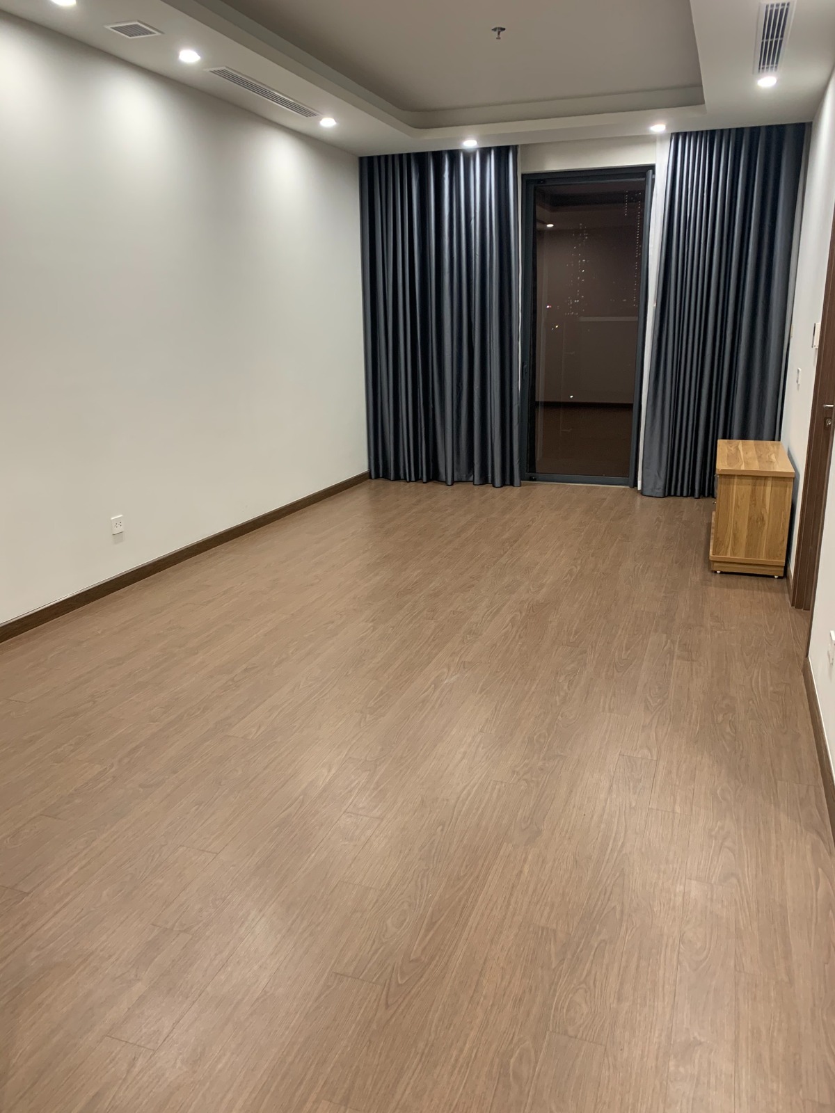 Cho thuê căn hộ tầng thấp The Matrix One, nội thất cơ bản cực hiếm