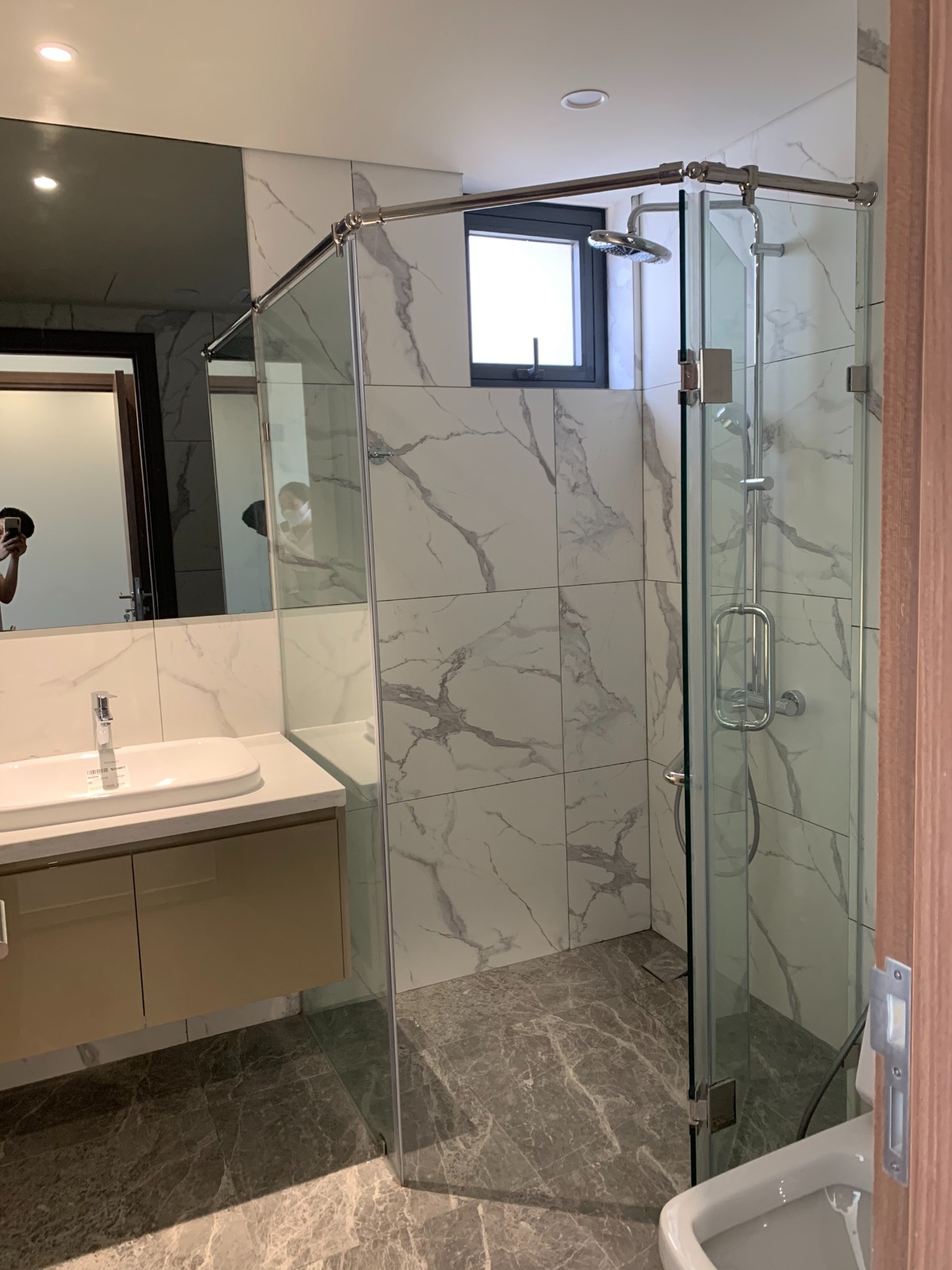 Cho thuê căn hộ tầng thấp The Matrix One, nội thất cơ bản cực hiếm