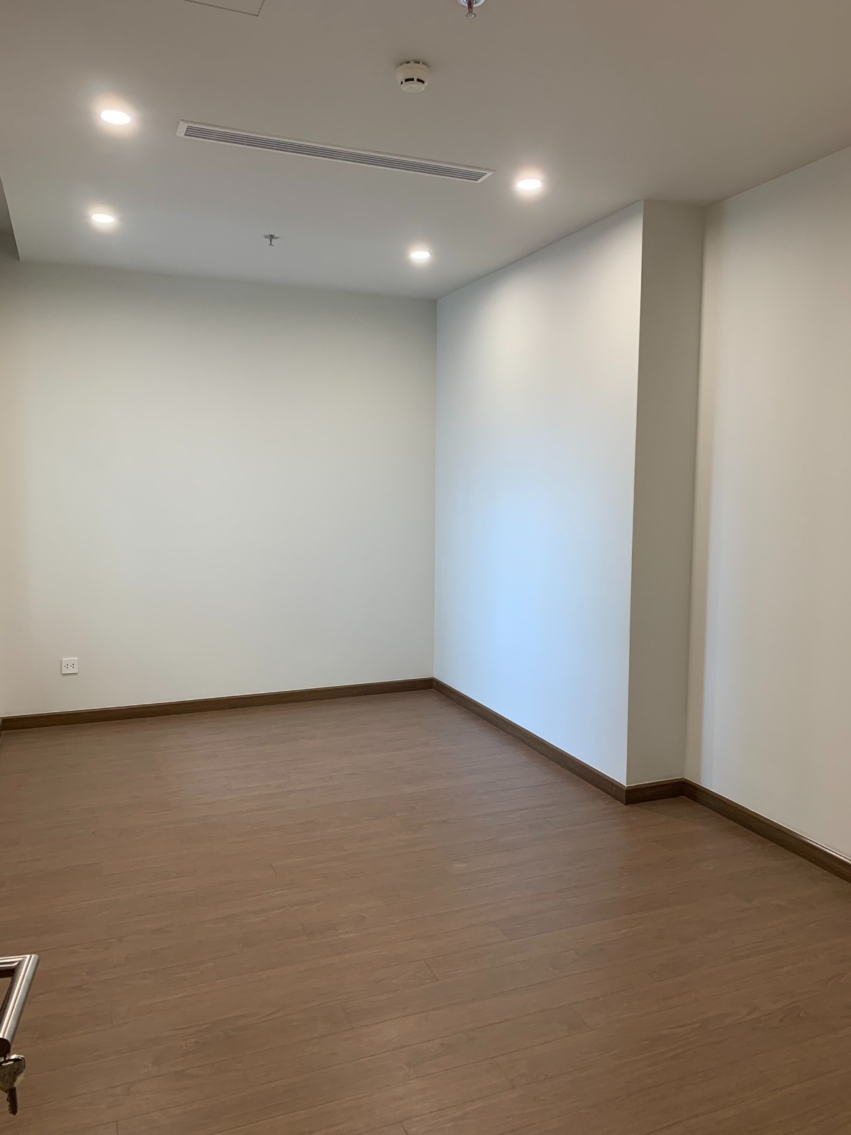 Cho thuê căn hộ tầng thấp The Matrix One, nội thất cơ bản cực hiếm