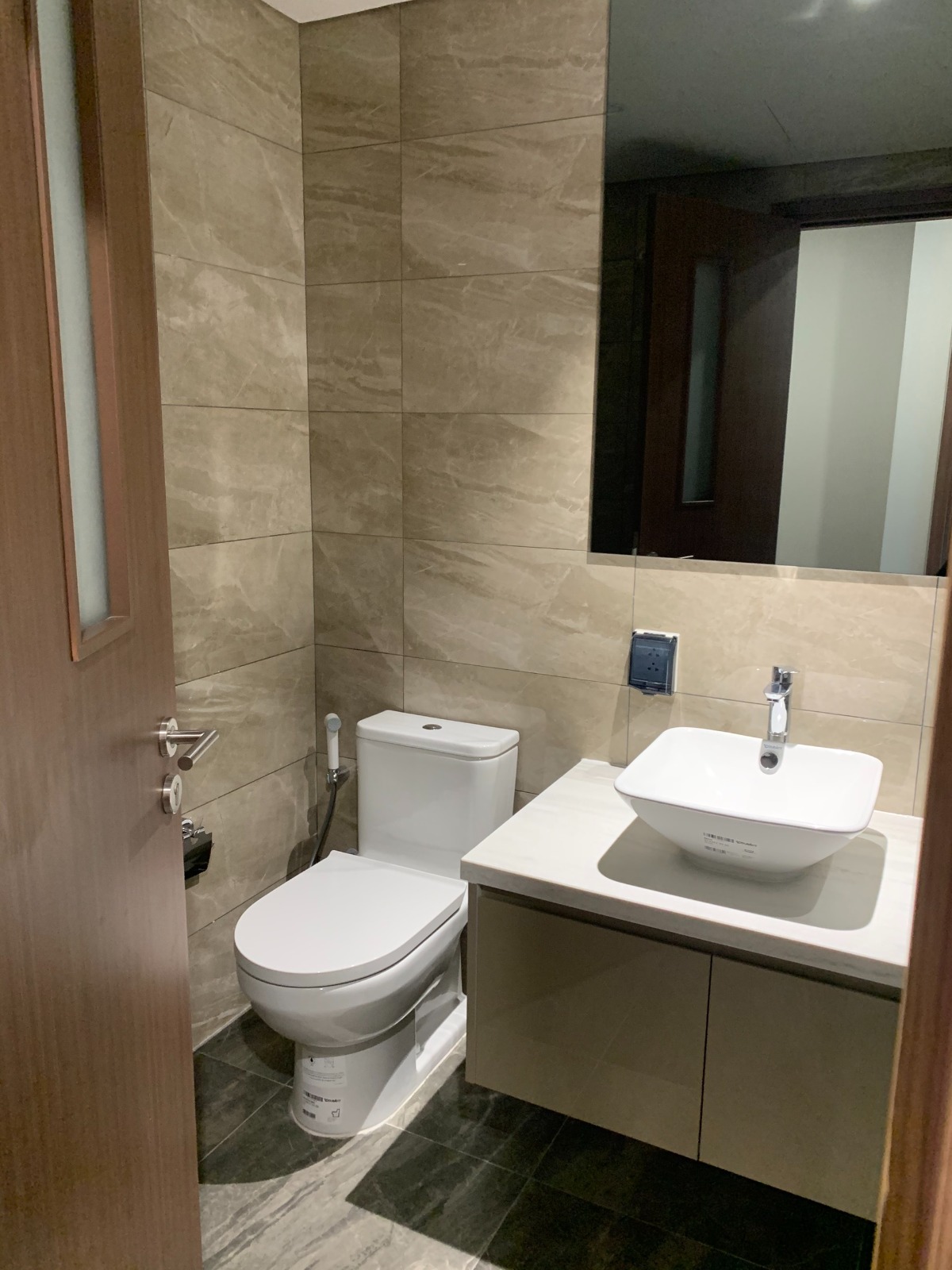 Cho thuê căn hộ tầng thấp The Matrix One, nội thất cơ bản cực hiếm