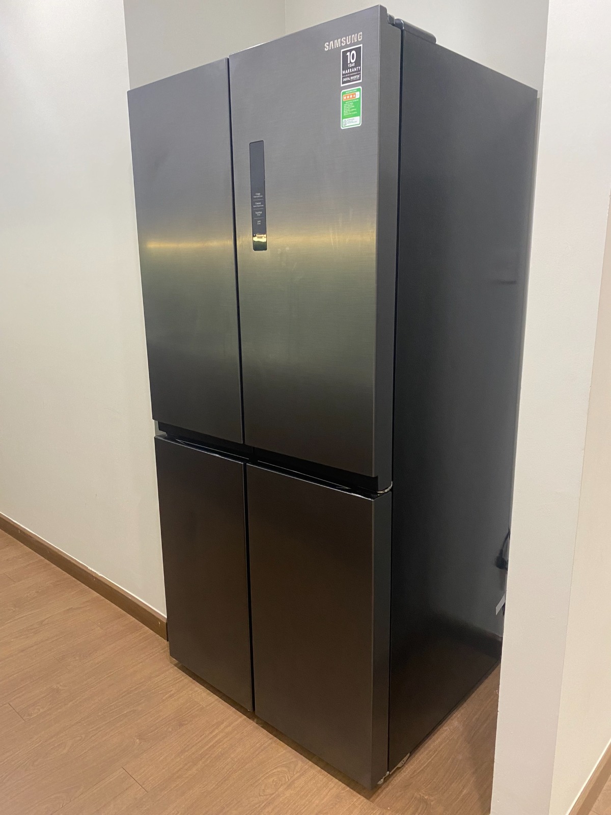 Cho thuê căn hộ tầng cao thoáng đãng The Matrix One