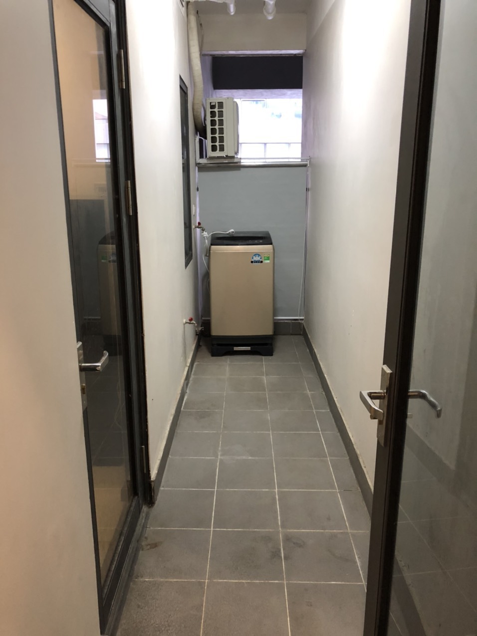 Cho thuê căn 2 ngủ, đầy đủ đồ, dự án Discovery Cầu Giấy