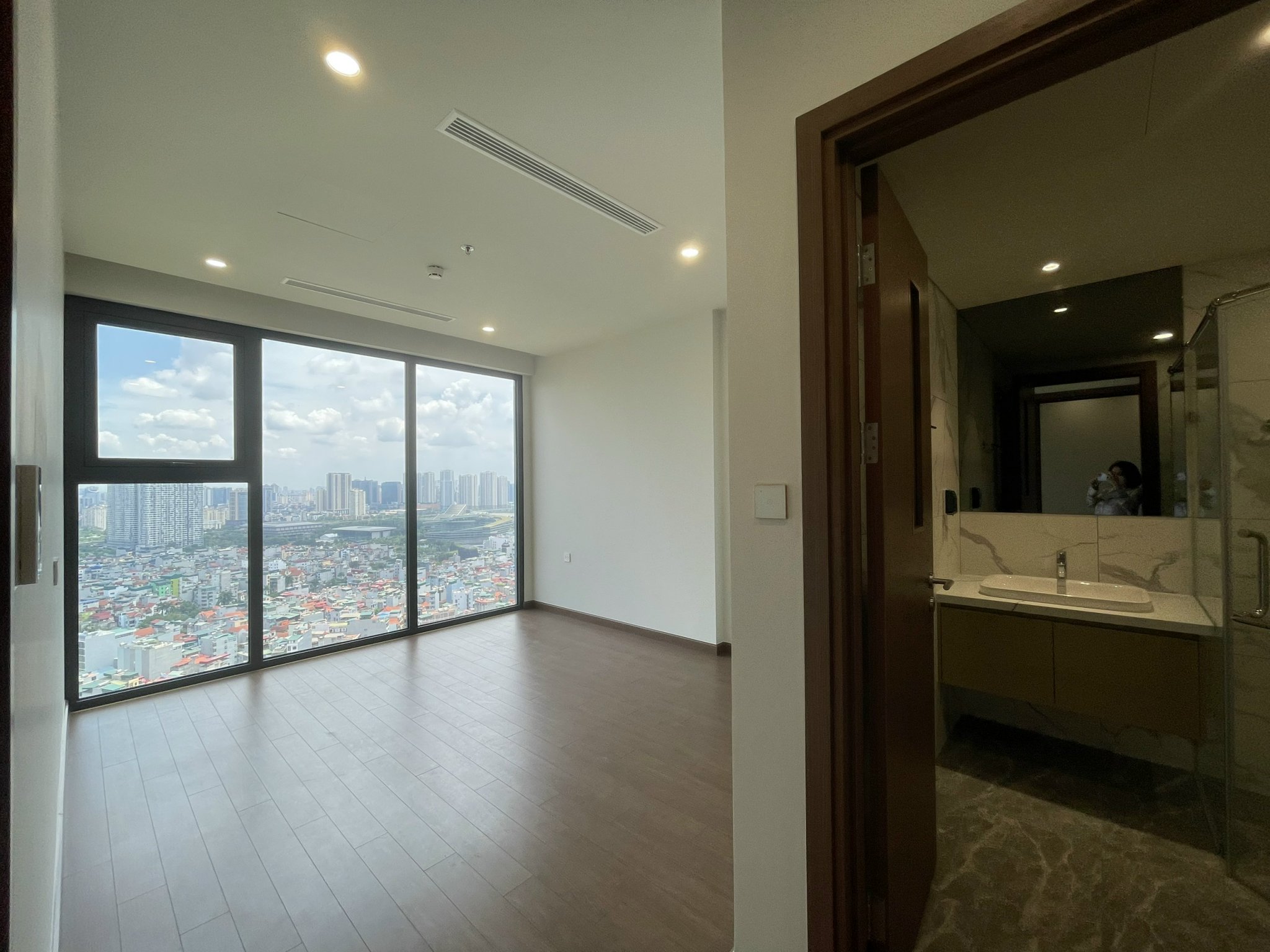 Bán căn 2 ngủ nội thất cao cấp dự án Matrix one Mễ Trì