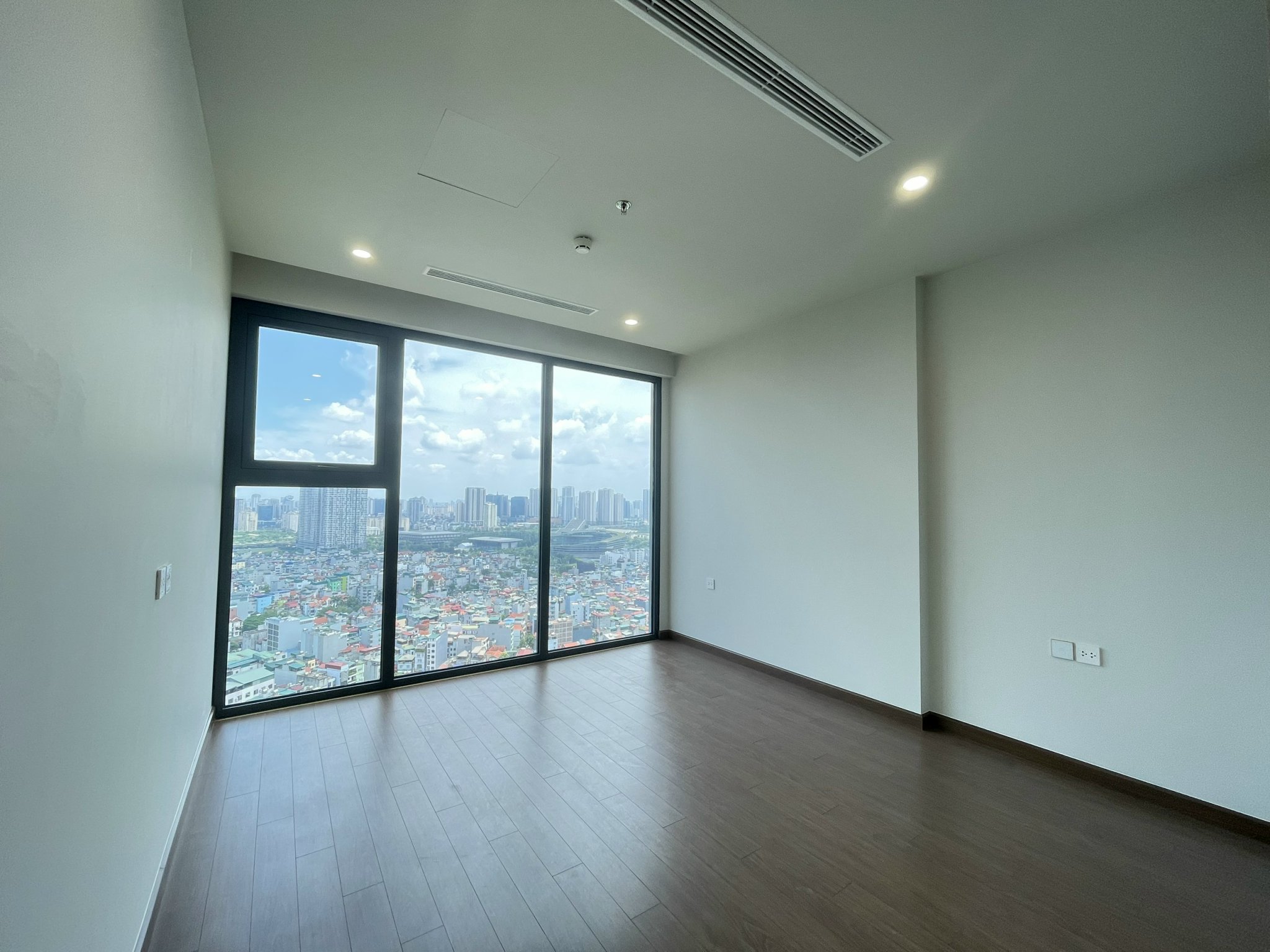 Bán căn góc 3 ngủ nội thất cao cấp dự án Matrix one Mễ Trì