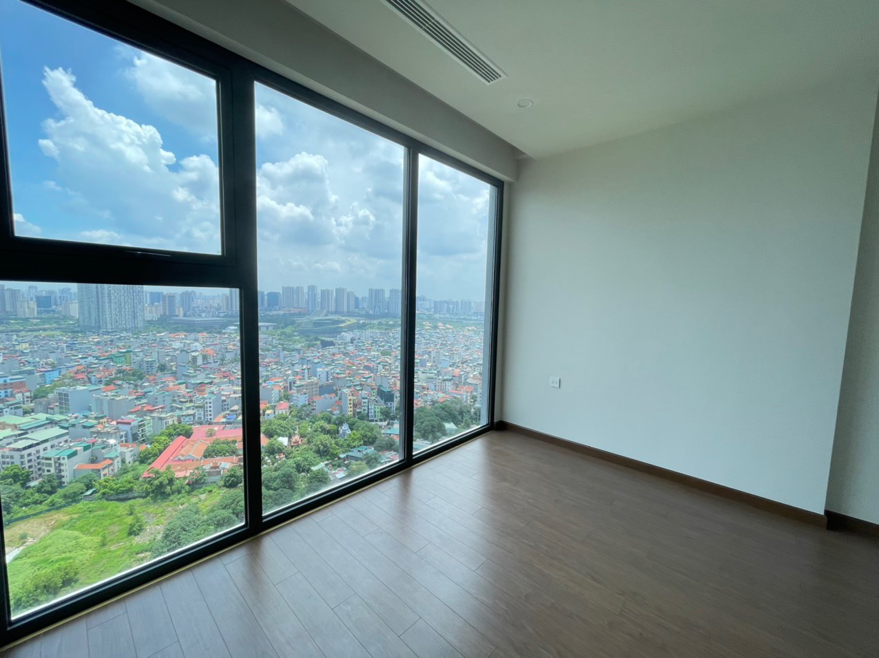 Bán căn góc 3 ngủ nội thất cao cấp dự án Matrix one Mễ Trì