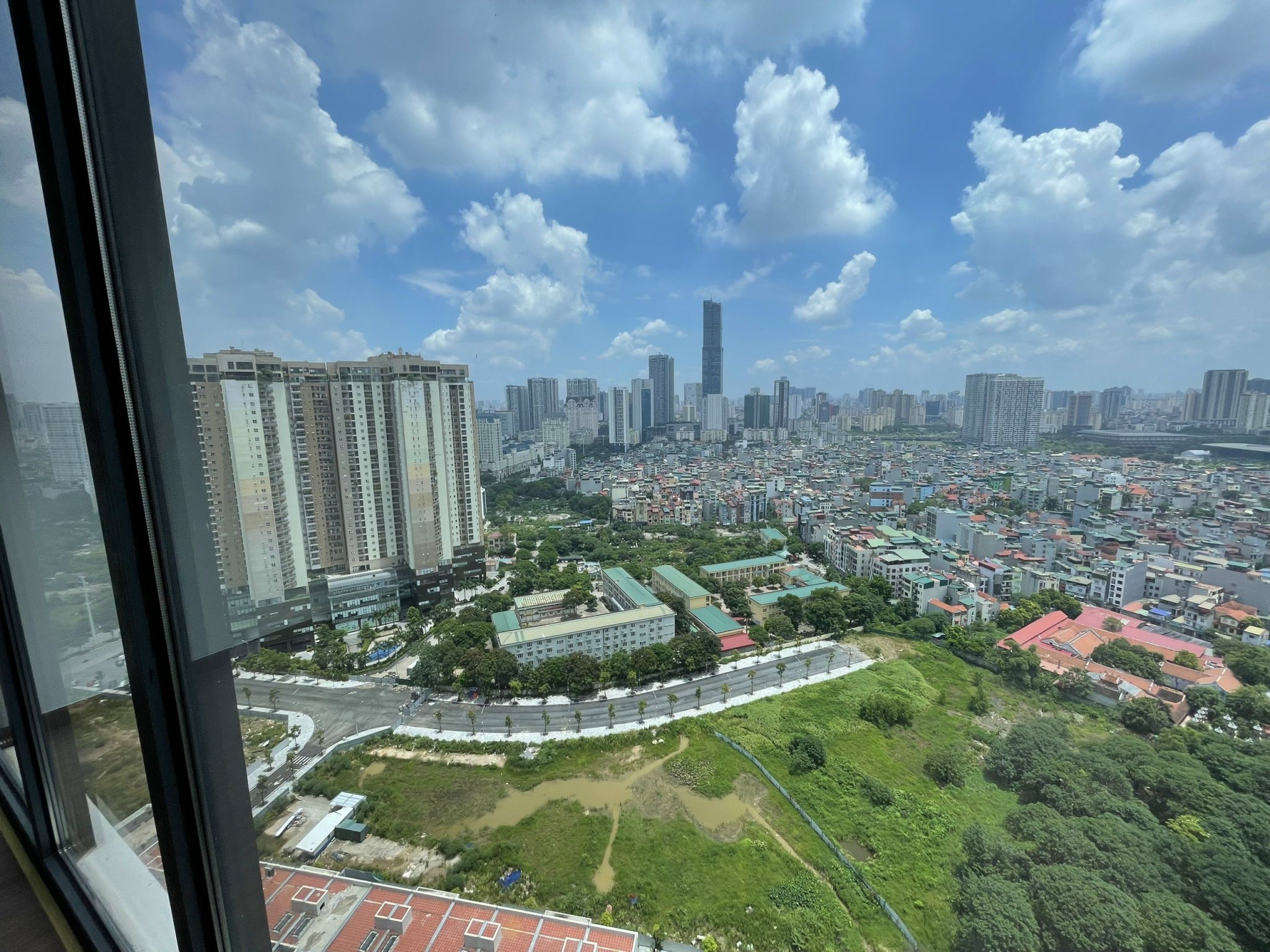 Bán căn 2 ngủ nội thất cao cấp dự án Matrix one Mễ Trì