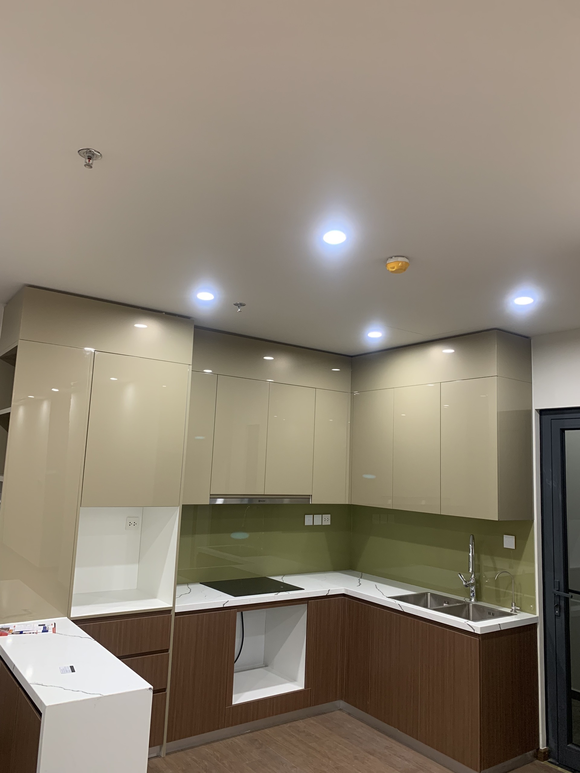 Bán căn góc 3 ngủ nội thất cao cấp dự án Matrix one Mễ Trì