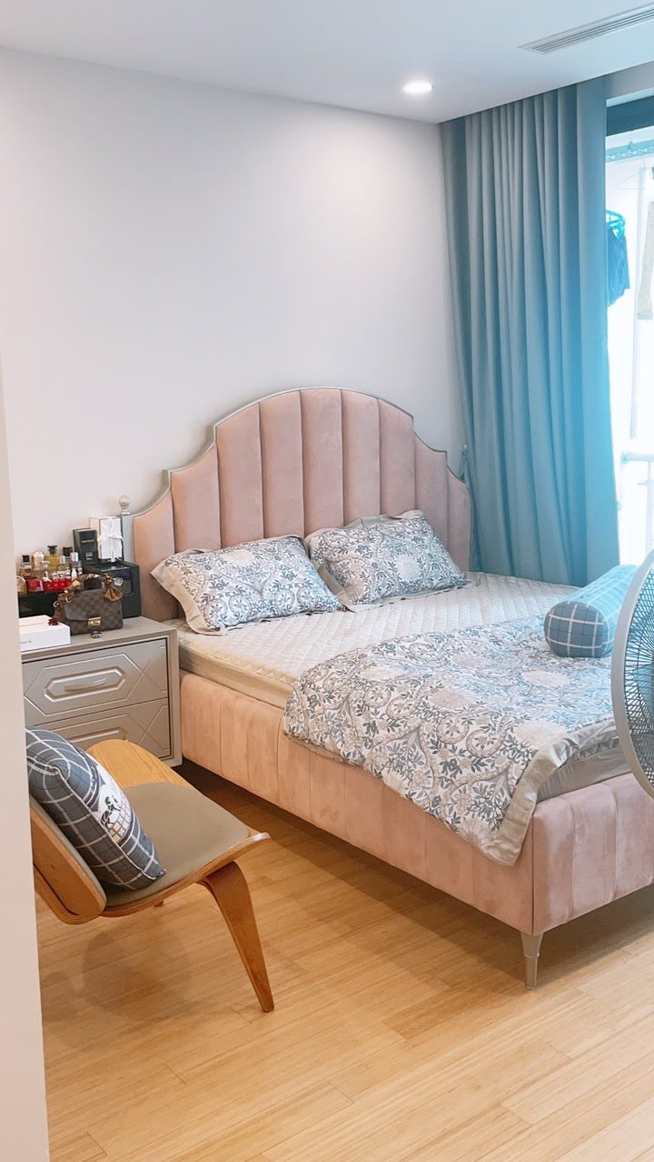 Cho thuê căn hộ 3 ngủ đồ cơ bản The Zei