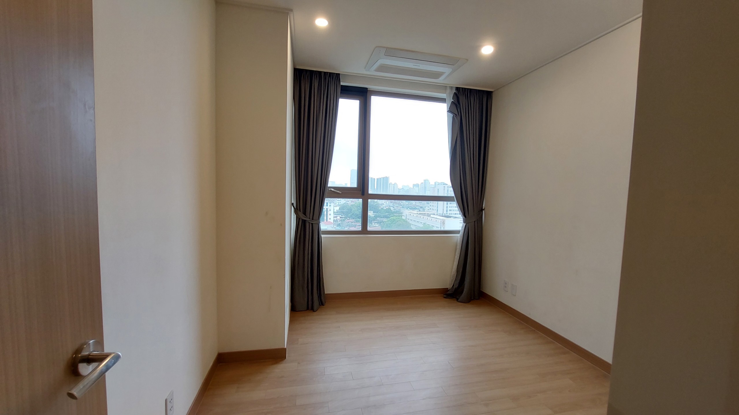 Cho thuê căn hộ 2 ngủ Không đồ Chung cư Starlake